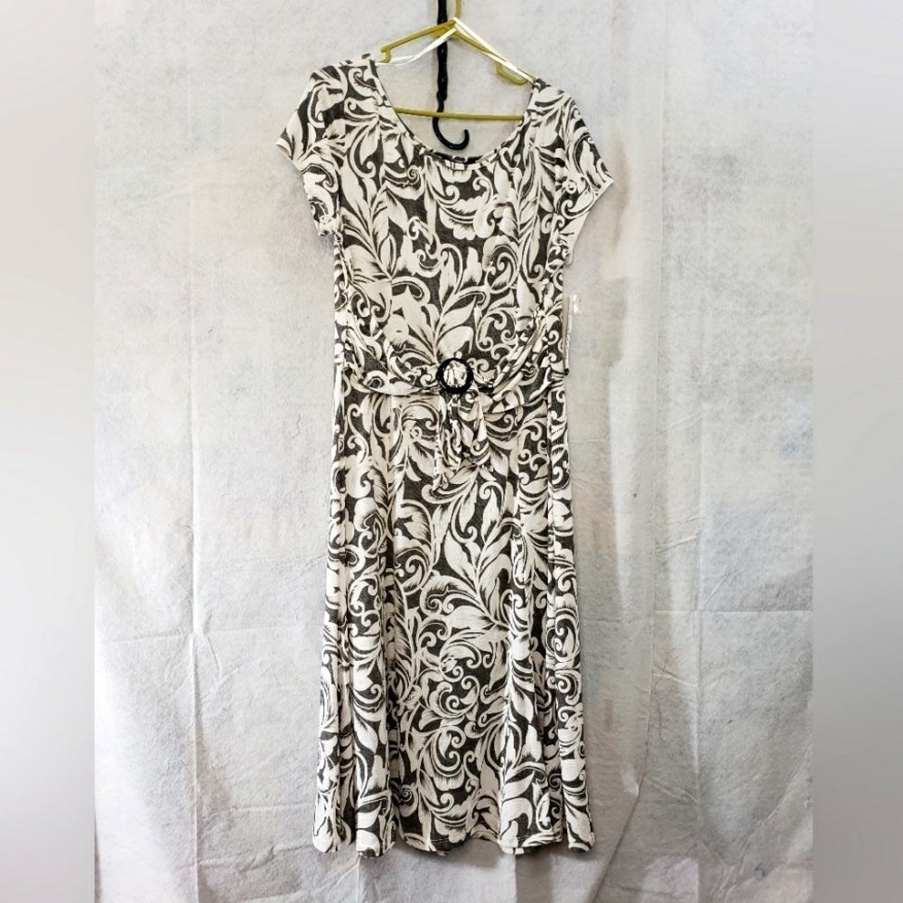 Women's XL Perceptions New York midi dress. NWT. 47" from shoulder to hem.